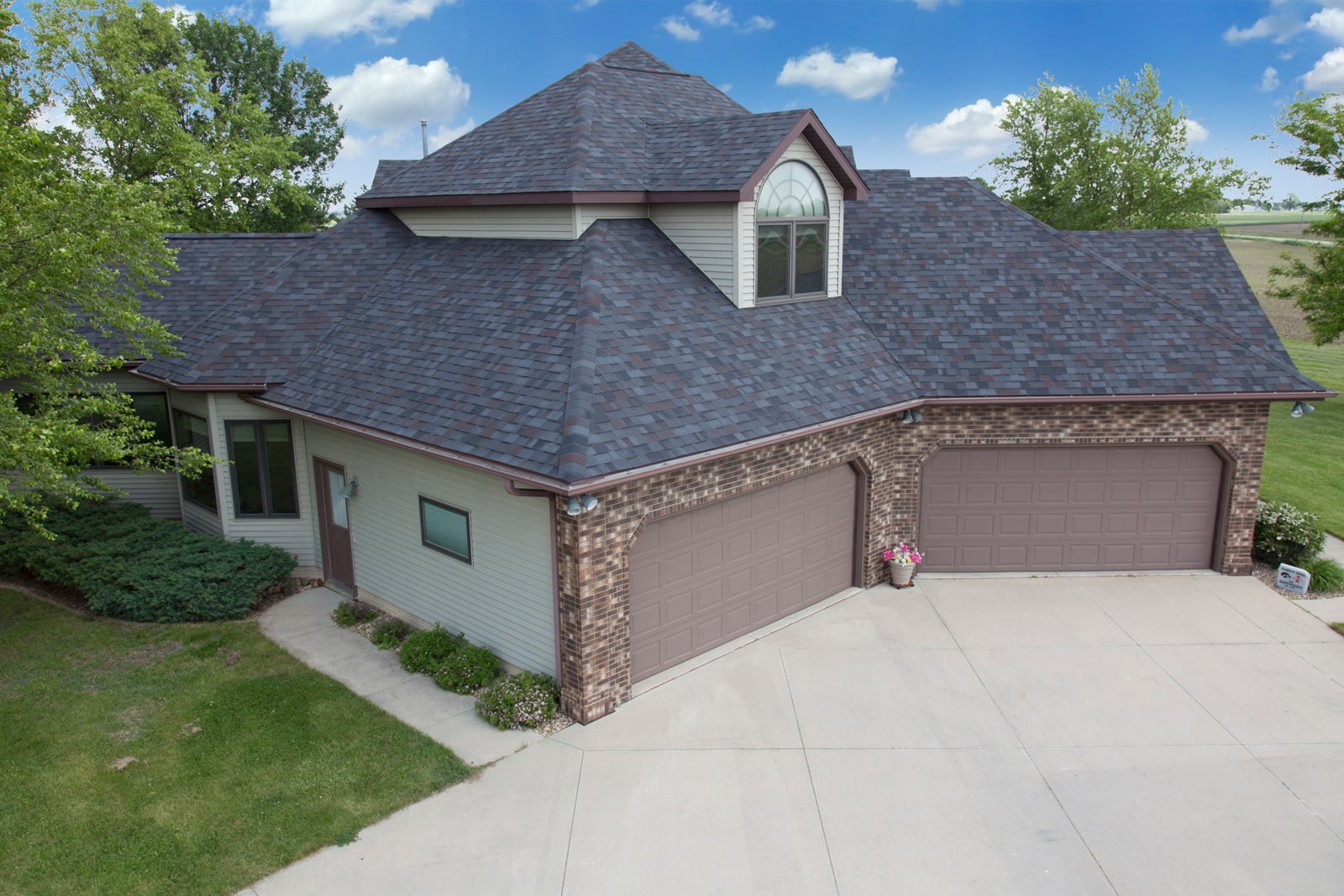DLG Roofing Images